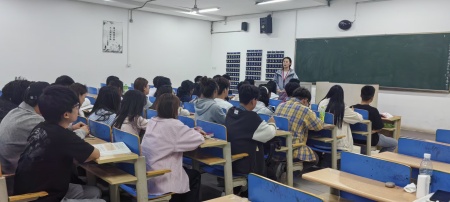 艺术与信仰的交融：一场红色书籍读书班的思想碰撞