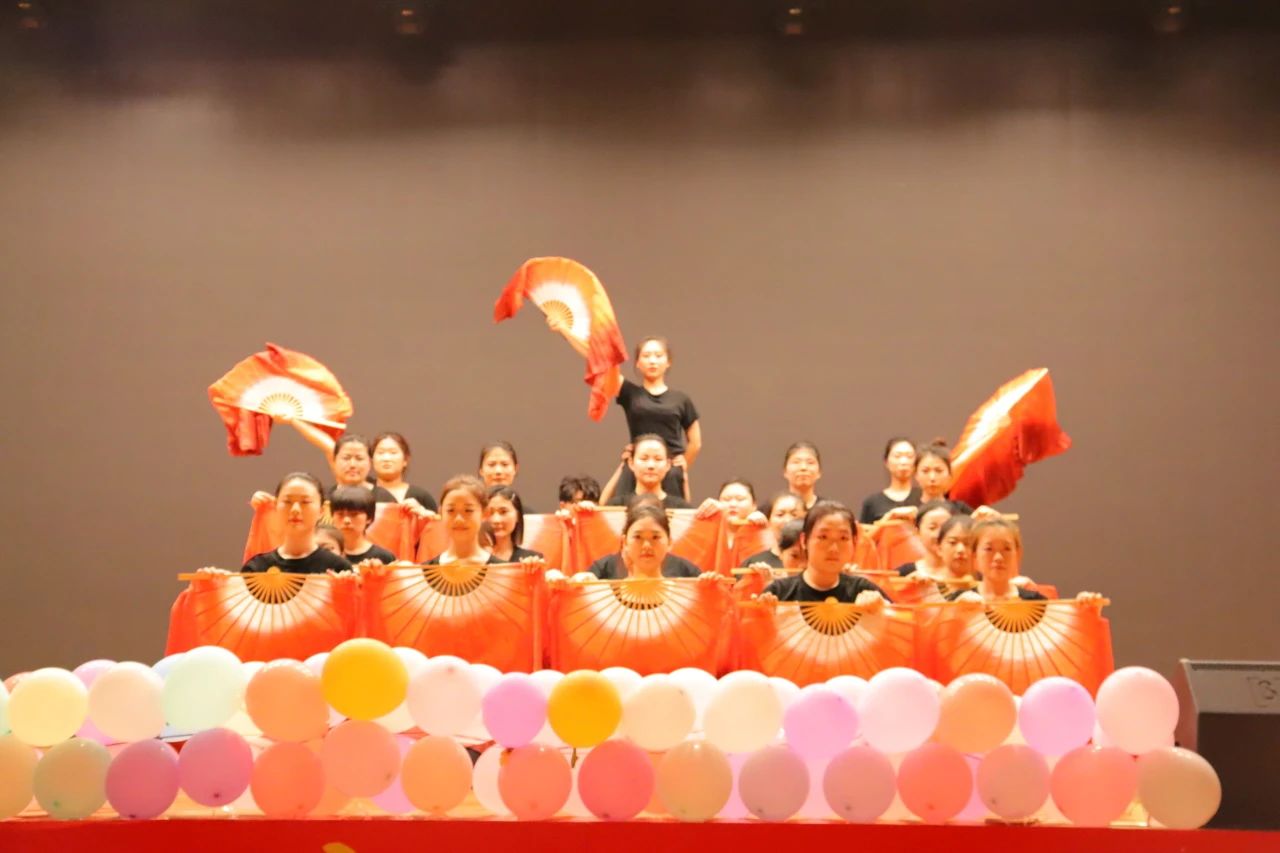 保定理工学院‖教育学院‖教育学院2025届“墨韵育桃李 师心照远方”毕业典礼暨毕业晚会