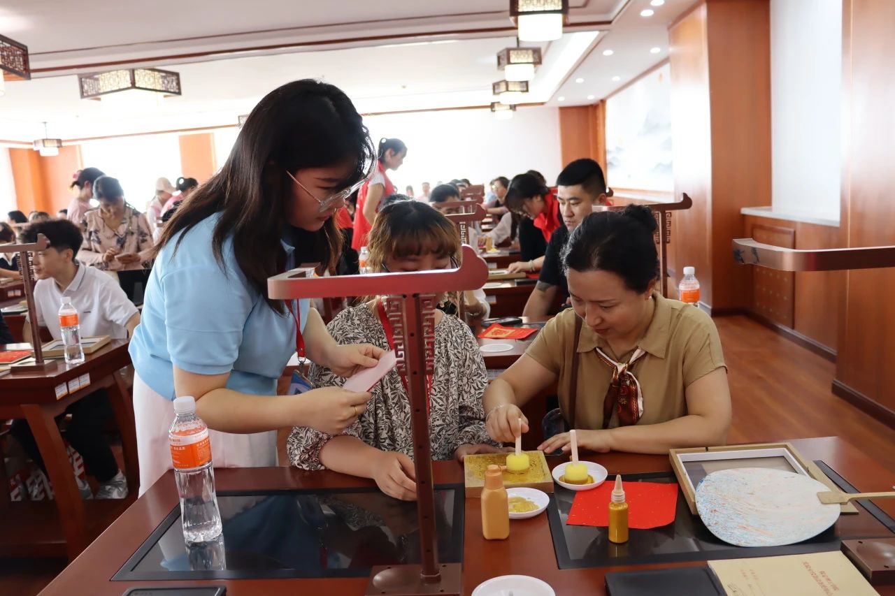 保定理工学院‖教育学院‖遇见未来，共育花开—2025届教育学院家长接待日圆满完成