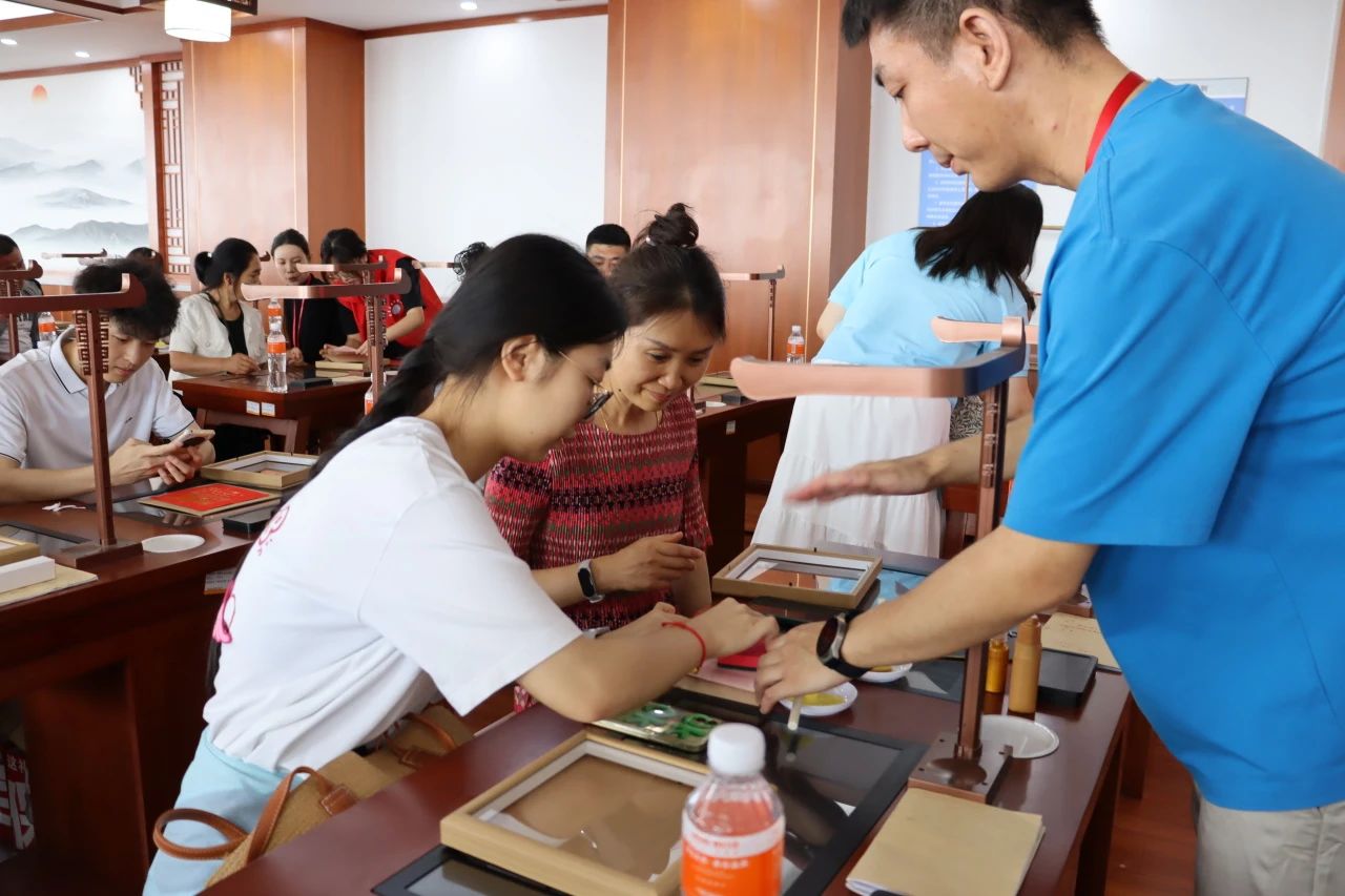 保定理工学院‖教育学院‖遇见未来，共育花开—2025届教育学院家长接待日圆满完成