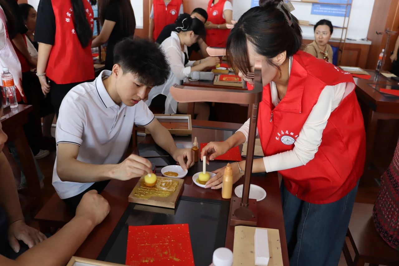 保定理工学院‖教育学院‖遇见未来，共育花开—2025届教育学院家长接待日圆满完成