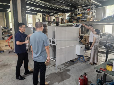 我院师生代表访企参观交流