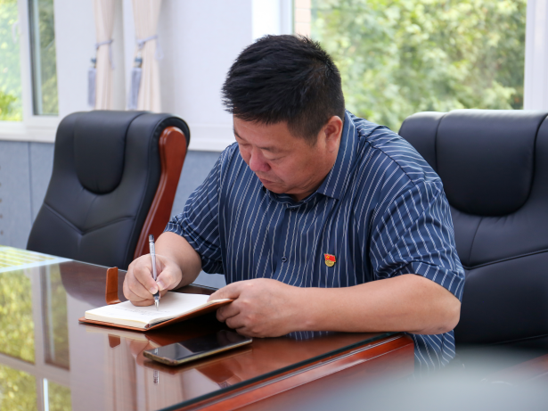 铭记历史 砥砺前行——保定理工学院党委组织广大师生观看抗战胜利80周年阅兵仪式