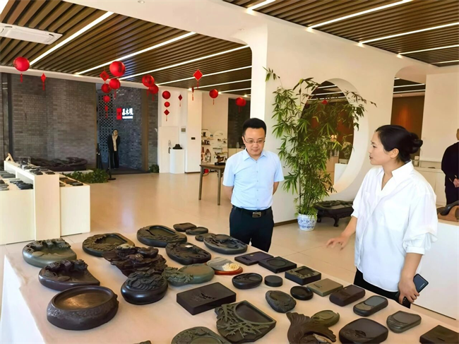 深化产教融合 致力非遗传承——保定理工学院校领导赴易水砚有限公司共商合作