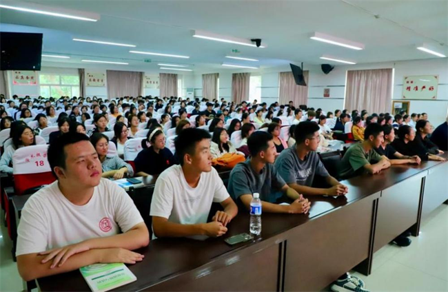 扣好人生第一粒扣子！保定理工学院邀请马德生教授作“认识大学，把握人生”专题讲座