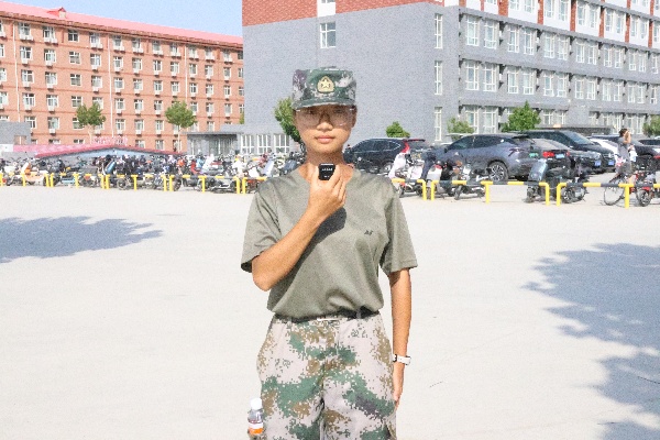 殷殷寄语，助梦远航——经济学院军训教官访谈