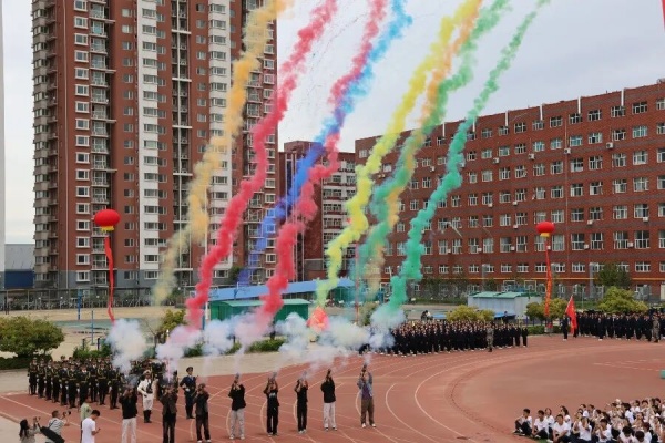 军训淬炼成长，大学逐梦启航——保定理工学院2025级新生军训结营式暨开学典礼圆满结束