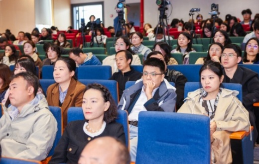 赴长安探智媒新径 融艺科育创作英才 艺术学院教师深耕AIGC时代艺术传媒教育新路径​