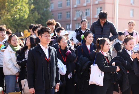 艺心贺校庆  薪火共传承 ——保定理工学院艺术学院多维赋能学校二十华诞