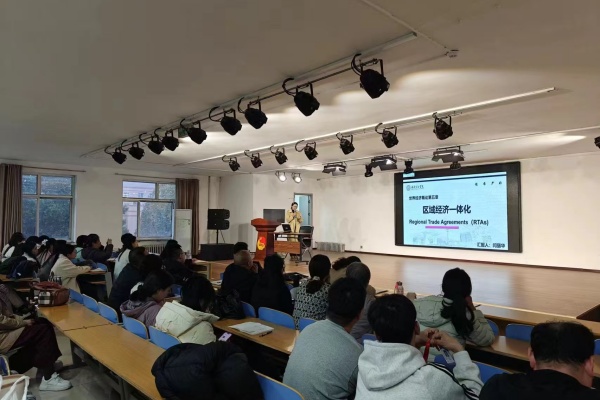 深耕课堂提质量，共研共进促成长——经济学院开展教师磨课暨教学研讨活动