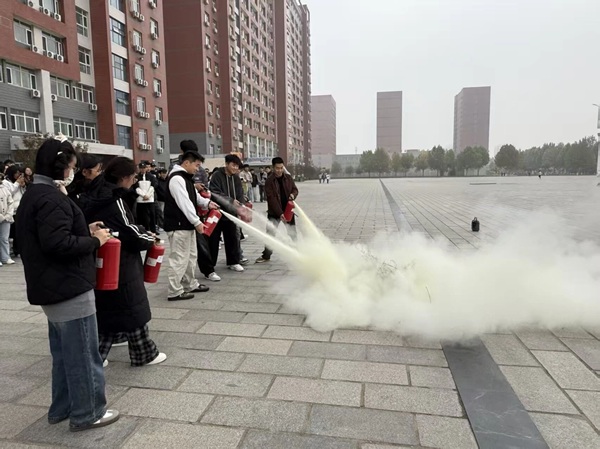 安全教育|保定理工学院|管理学院|强消防意识，护校园平安——2025级新生消防应急演练圆满落幕