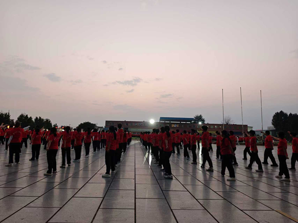 军训实记|保定理工学院|管理学院|以操正姿,以刃励志