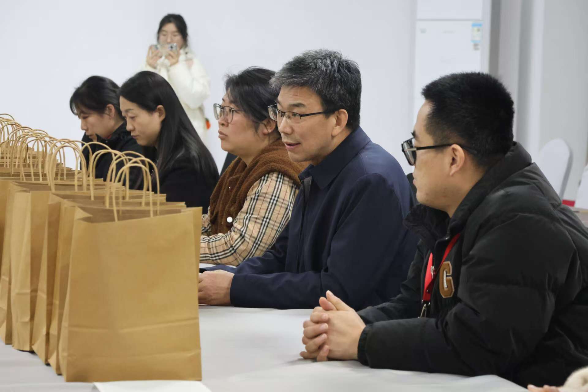 经济学院为2025年考研学子发放暖心大礼包