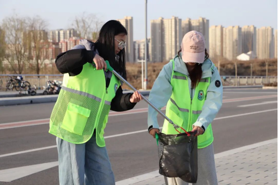 共绘碧水长卷——会计学院护河行动