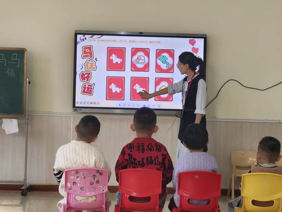 【教育学院·学院快讯】高校教师走进幼儿园———元旦来啦