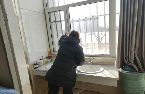 以生为本暖寒冬，守护安全践初心——保定理工学院管理学院开展寒假宿舍安全暖心排查