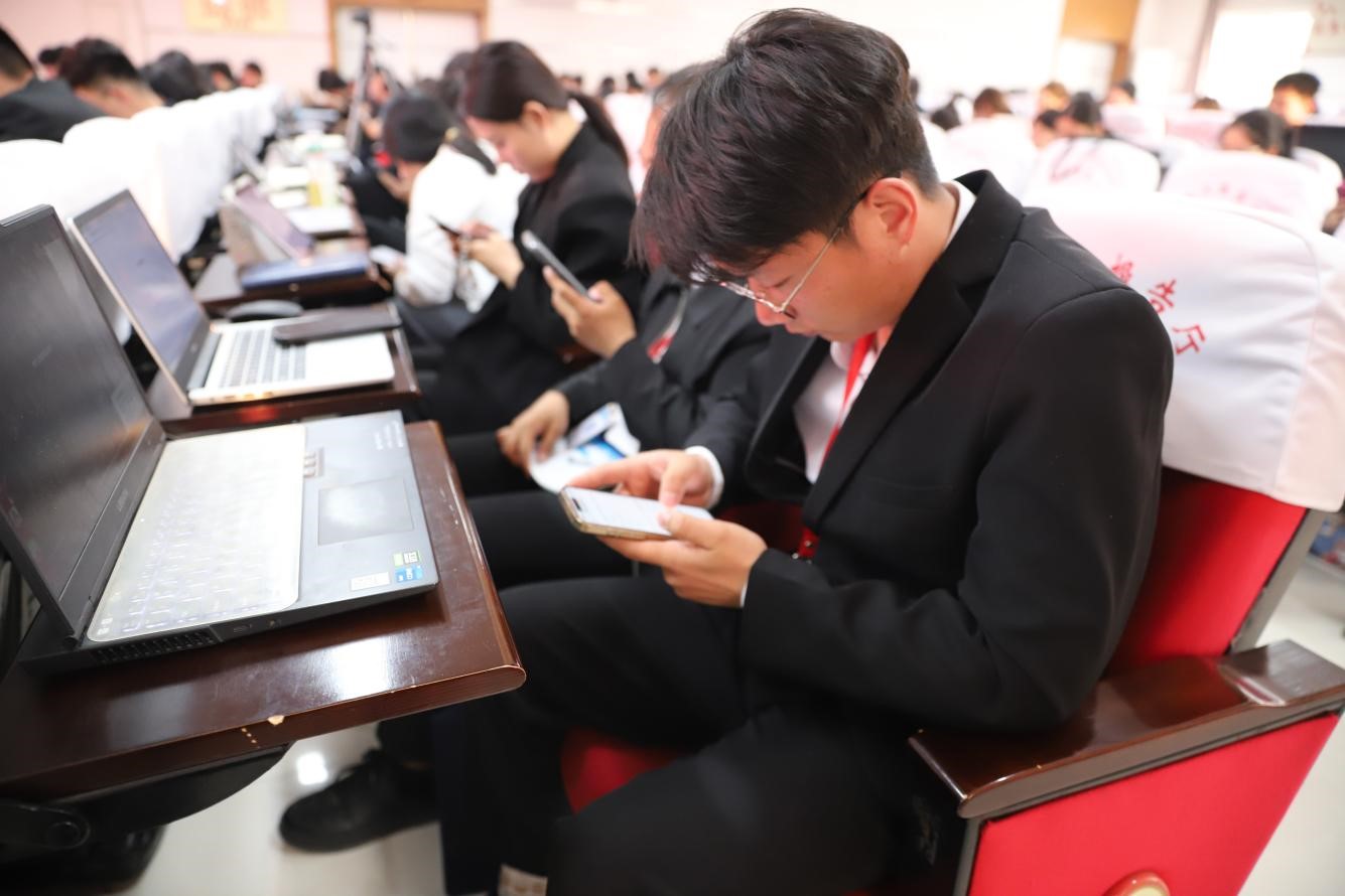 保定理工学院召开2026年春季学期第三周学生工作培训会