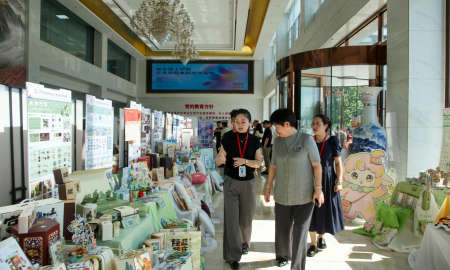 创意为光・奔赴未来！保定理工学院艺术学院 2026届本科毕业设计作品展开幕