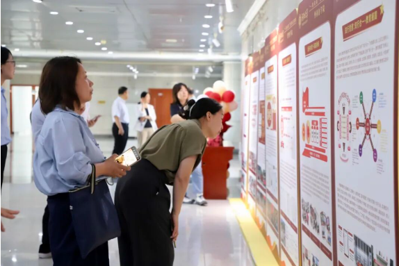 对标“一融双高”   共建育人体系——我校组织参观河北大学“一融双高”党建品牌展览
