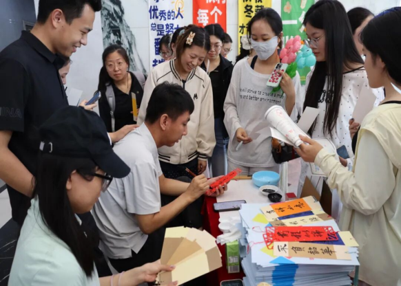 【教育学院·毕业季】盛夏骊歌起，扬帆赴新程教育学院以满满仪式感，温情送别2026届毕业生