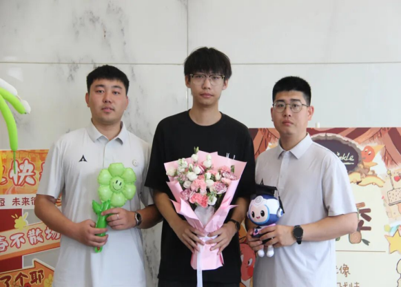 【教育学院·毕业季】盛夏骊歌起，扬帆赴新程教育学院以满满仪式感，温情送别2026届毕业生