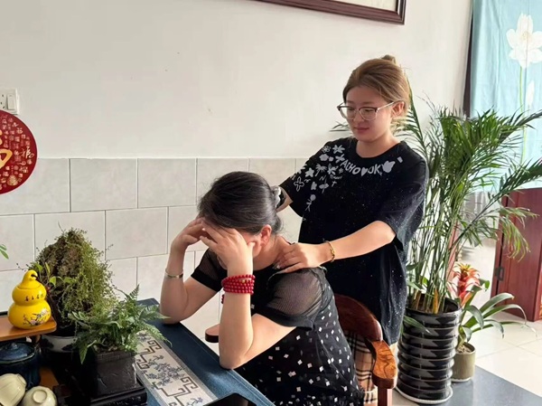 劳动感恩践孝道 居家实践促养成|保定理工学院管理学院开展暑期“劳动感恩・孝老爱亲”德育实践