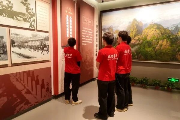 把思政课堂搬上狼牙山!保理青年徒步重走英雄路