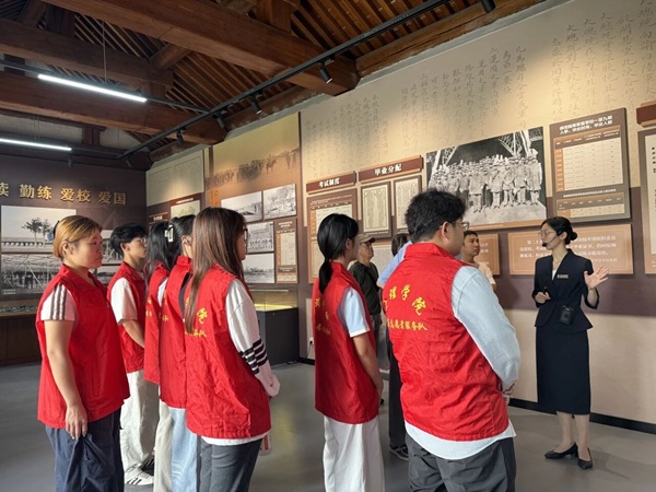 以史为鉴铭九一八 修身笃行育青年——保定理工学院管理科学与工程学院学子走进保定军校纪念馆